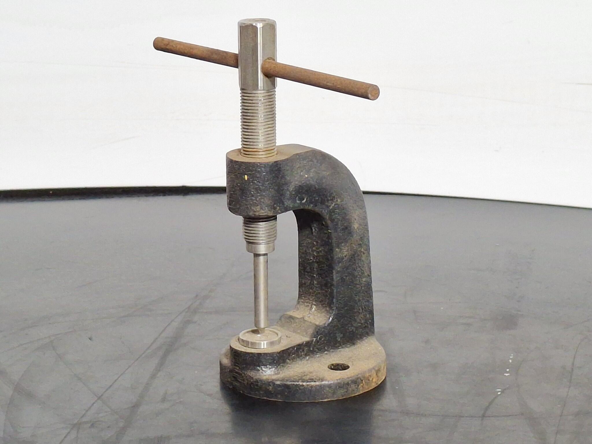 Bench press tool
