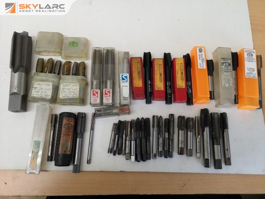 39x Assorted Metal Milling Thread Taps