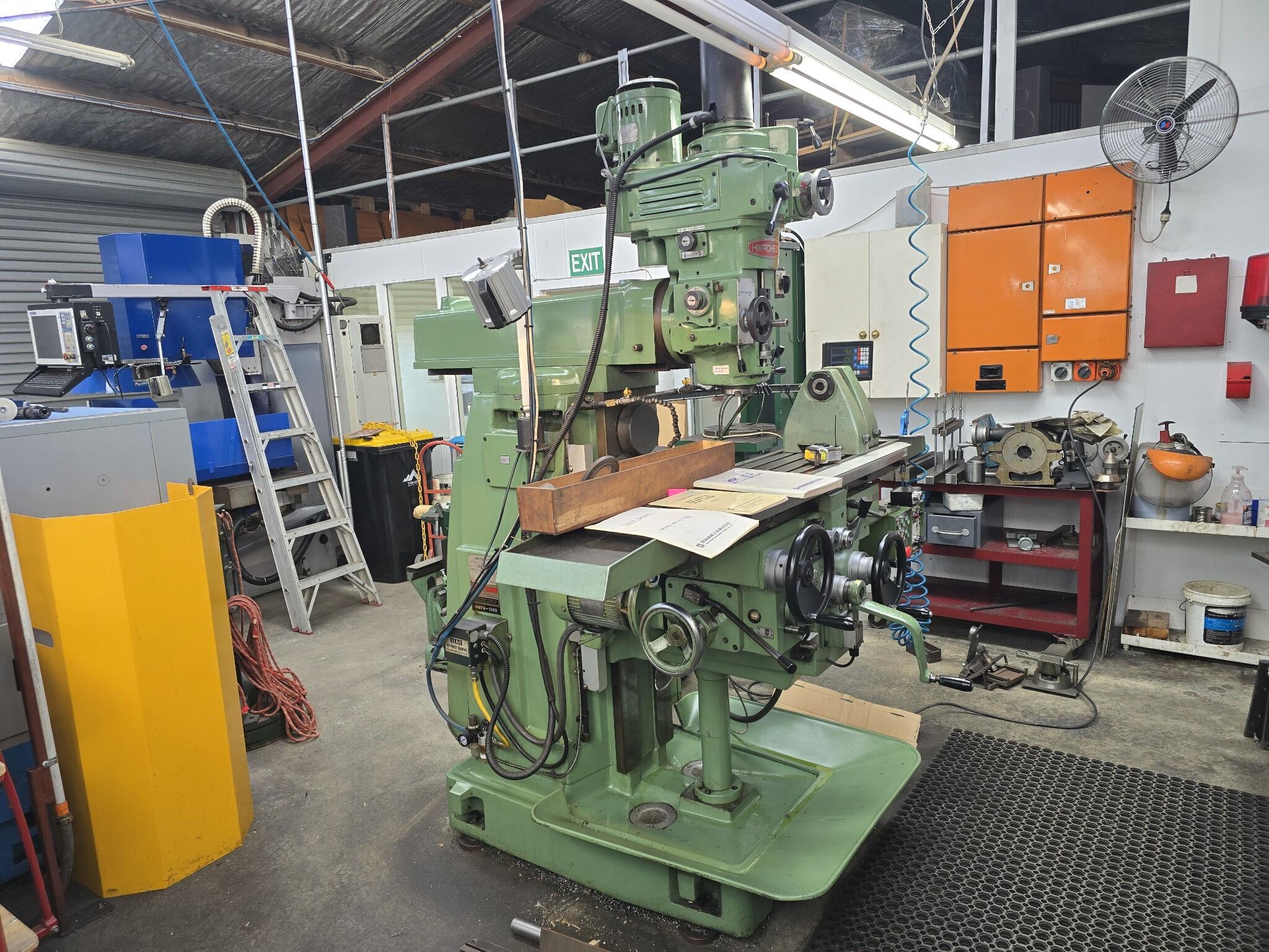 Hwacheon Universal Milling Machine