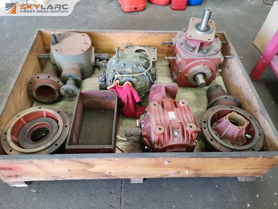 3x Right Angle Gearboxes & 1x Differential Gear Box