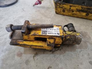 Hydraulic Bead Breaker 