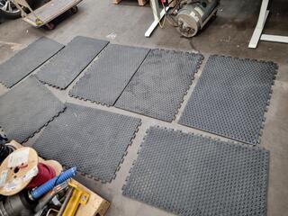 8x Interlocking Rubber Anti Fatigue Rubber Floor Mats