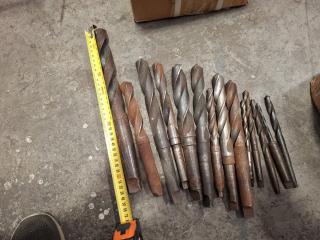 ASSORTED LOT OF DRILL BITS 