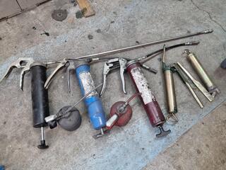 7x Assorted Oiling & Greasing Tools