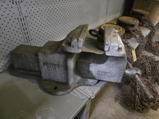 Large Woden Metal Vice