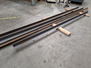 4x Lengths of Steel Angles