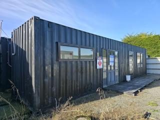 40' Container Building