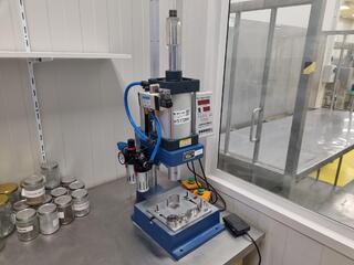 Benchtop Pneumatic Laboratory Press Machine