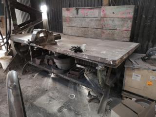 Heavy Duty Antuiqe Vintage Workshop Workbench w/ Vice