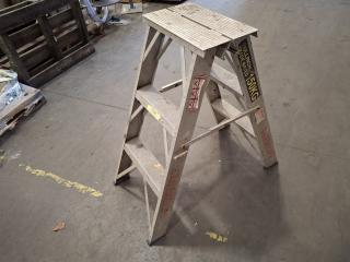 Aluminum Stepladder