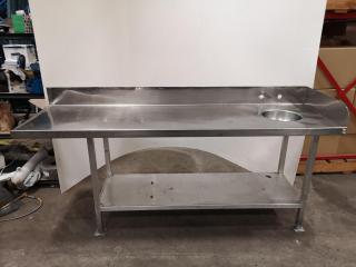 Stainless Steel Bench Table / Built-in Sink