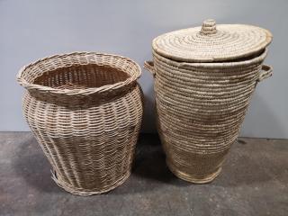 2x Large Reed Wolven Baskets