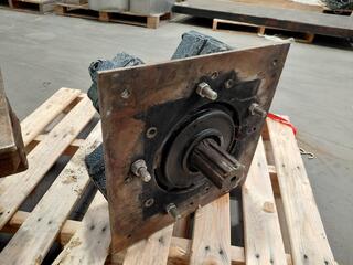 Hydraulic Motor with Mounting Plate