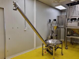 3-Phase Stainless Augsr Conveyor Lift w/ Vibrating Basin