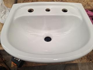 caroma Faun 450 Wall Basin