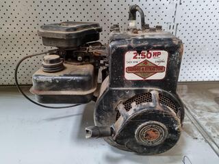 Vintage Briggs & Stratton 2.5hp Petrol 4-Cycle Small Engine