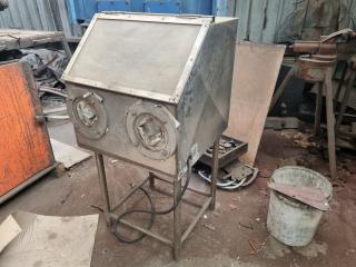 Industrial Sand Bladting Cabinet w/ Ironside Air Blasting Gun