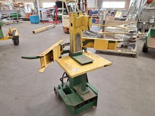 Dura Splitter Log Splitter with Honda GX200 Engine