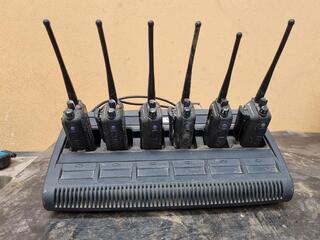 6x Motorola DF3601 2-Way Radios w/ Charger, All Failty Batteries