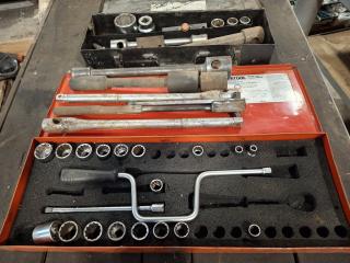 Various Sockets & Related Items 