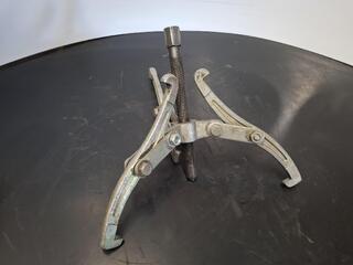 Three jaw gear puller 200mm