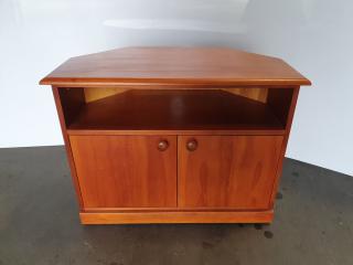 Entertainment / TV Cabinet 