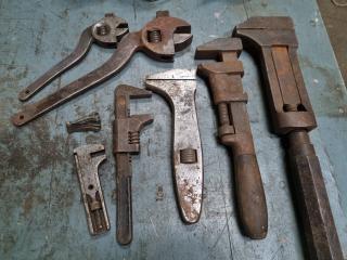 8x Assorted Antique Wrenches