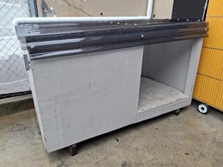 Outdoor Shelter / Dog Kennel 