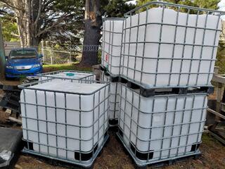 IBC 1000L Plastic Water Storage Tanks