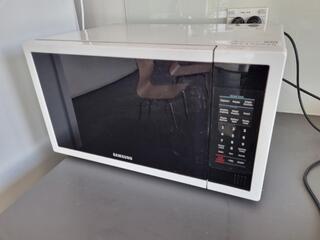 Samsung 1000W Microwave Oven
