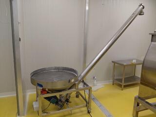 Stainless Steel Hopper with Auger Conveyor and Vibrator Motor