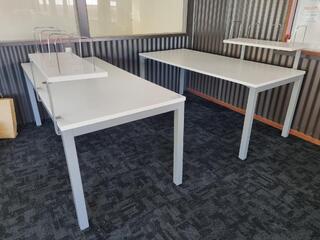 2x Modetn Office Desks