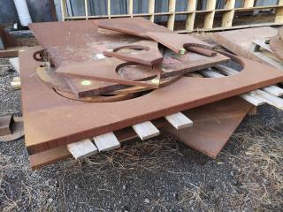 2.5-Ton Pile of Scrap Steel