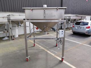 Stainless Steel Hopper with Vibrator and Discharge Valve