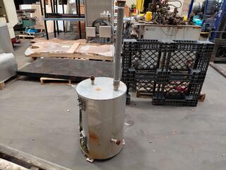 Stainless Steel Cylinder Tank with Fittings and Pipe