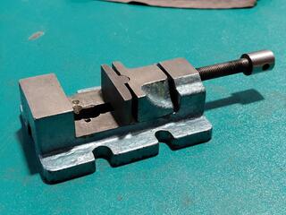 Small metal machine vice