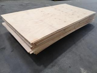 25x Sheets of Unused Plywood