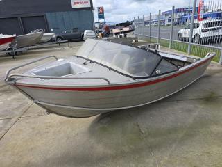 Aluminum Motor Boat "Skinny Tinny"