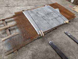 Pallet of Assorted Steel Mesh Panel Offcuts