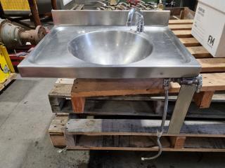 Stainless Steel Sink Basin w/ Leg Actuated Tap