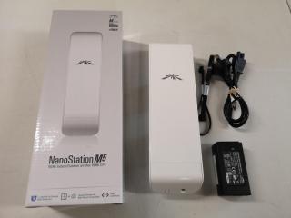 Ubiquiti NanoStation Wireless Bridge, M5 5GHz airMax 16dBi CPE Unit