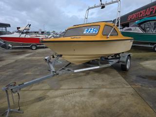 Fleetline Fiberglass Boat with 60hp Johnson Outboard