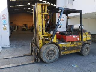 Mitsubishi FG40 Dual Fuel Forklift, 3400kg Capacity