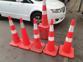 15 Road / Traffic Cones 