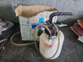 Vacuum Brake Fluid Bleeder