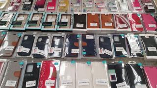 200 Assorted iPhone & Samsung Phone Cases