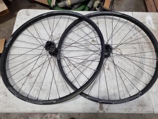 2x Areh CB7 Stans Bike Wheels