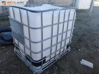 Pallet Size IBC Industrial Chemical  Tank Cage w/ Plastic Tank