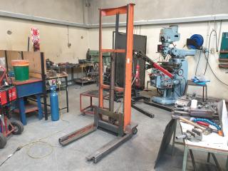 Matco Hydraulic Materials Handler