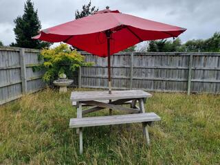 Wood Picknick Table w/ Canvas Shade Umbrella